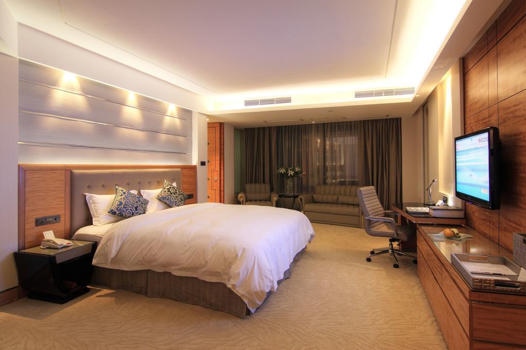 Zhongshan Lighting Era Hotel Exterior photo